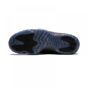 RETRO 11 ‘CAP AND GOWN’