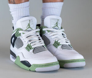 AIR JORDAN 4 “SEAFOAM”