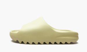 Yeezys Slide “Desert Sand”